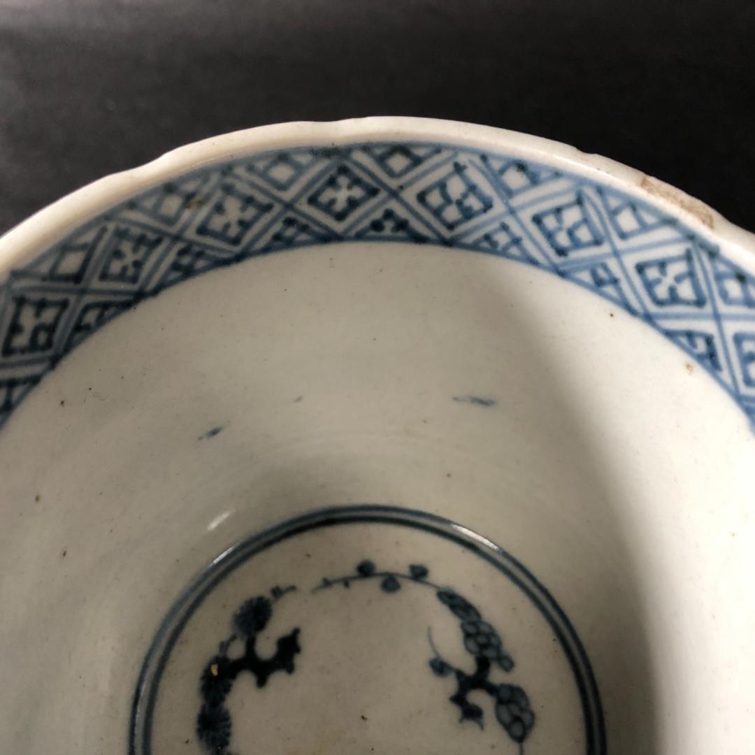 古伊万里　大振り蕎麦猪口　そば猪口　染付　生垣に菖蒲文様　骨董　時代物