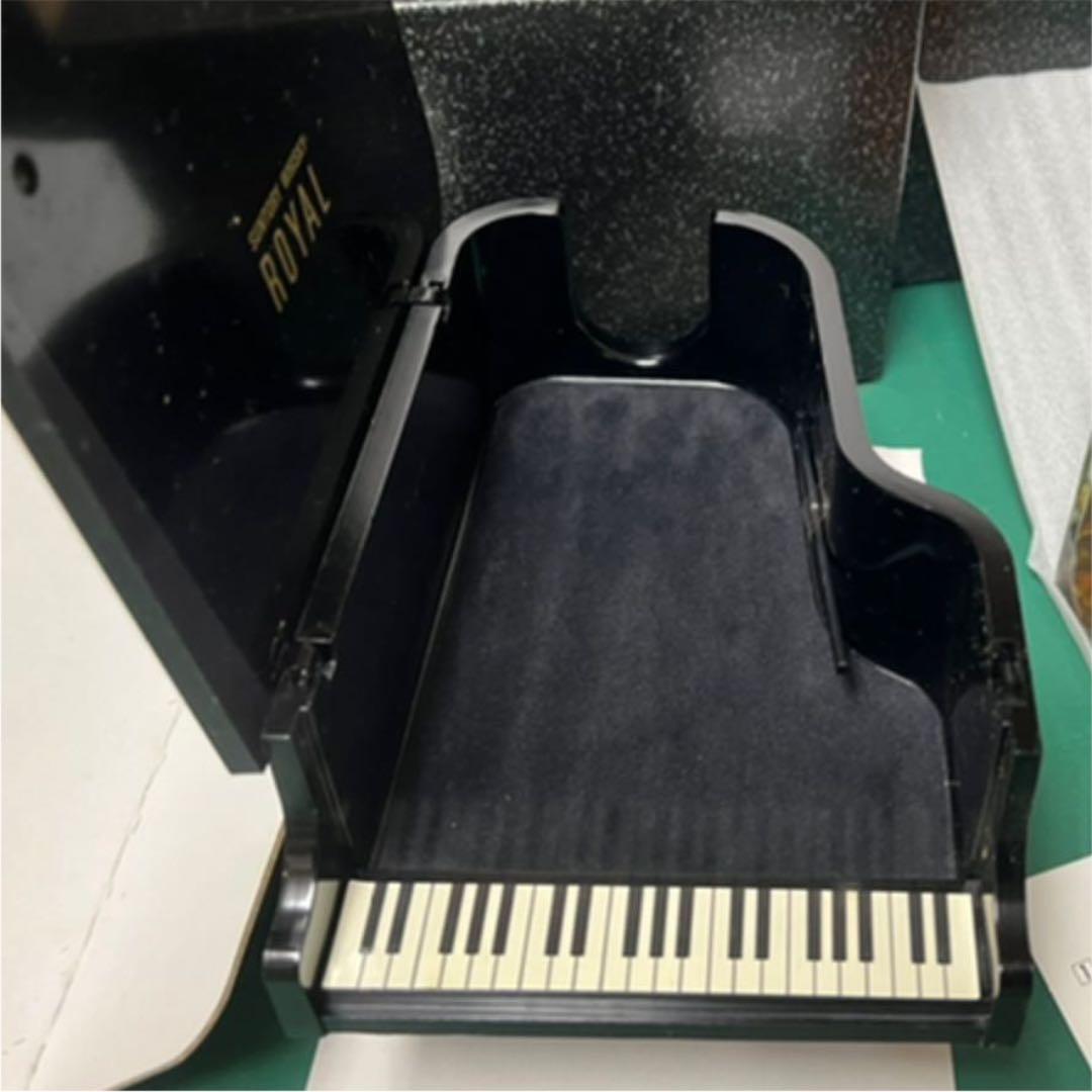 サントリー ローヤル　ウイスキー グランドピアノ型ボトル  未開封