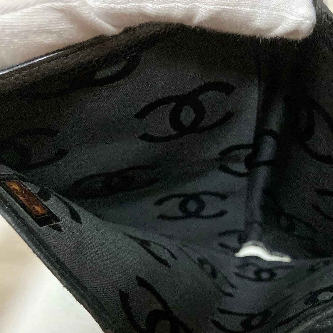 ✨本物鑑定済✨CHANEL キャビアスキン　ココマーク　二つ折り　長財布　黒