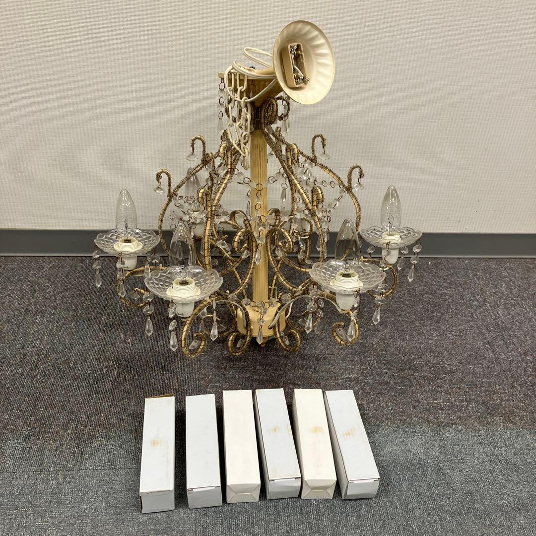 ガラス製 ホワイト シャンデリア 6灯 クリスタル ビーズ 装飾 ライト