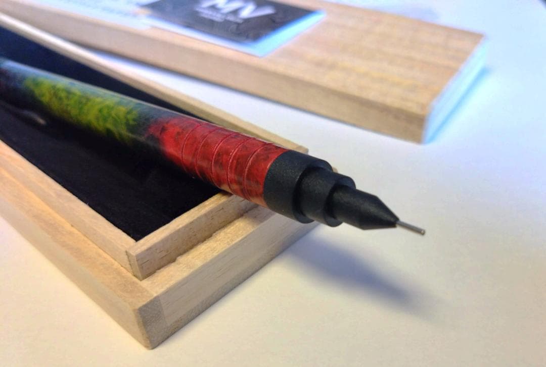 マーベラスウッド シャープペンシル メープル瘤（スタビライズドウッド）