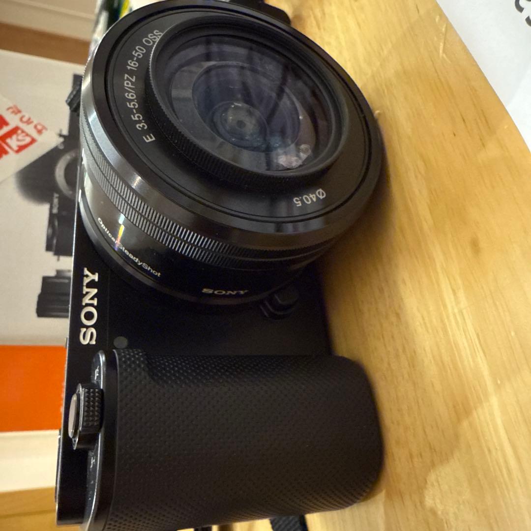 ほぼ未使用！SONY ZV-E10ボディ ミラーレス一眼カメラ