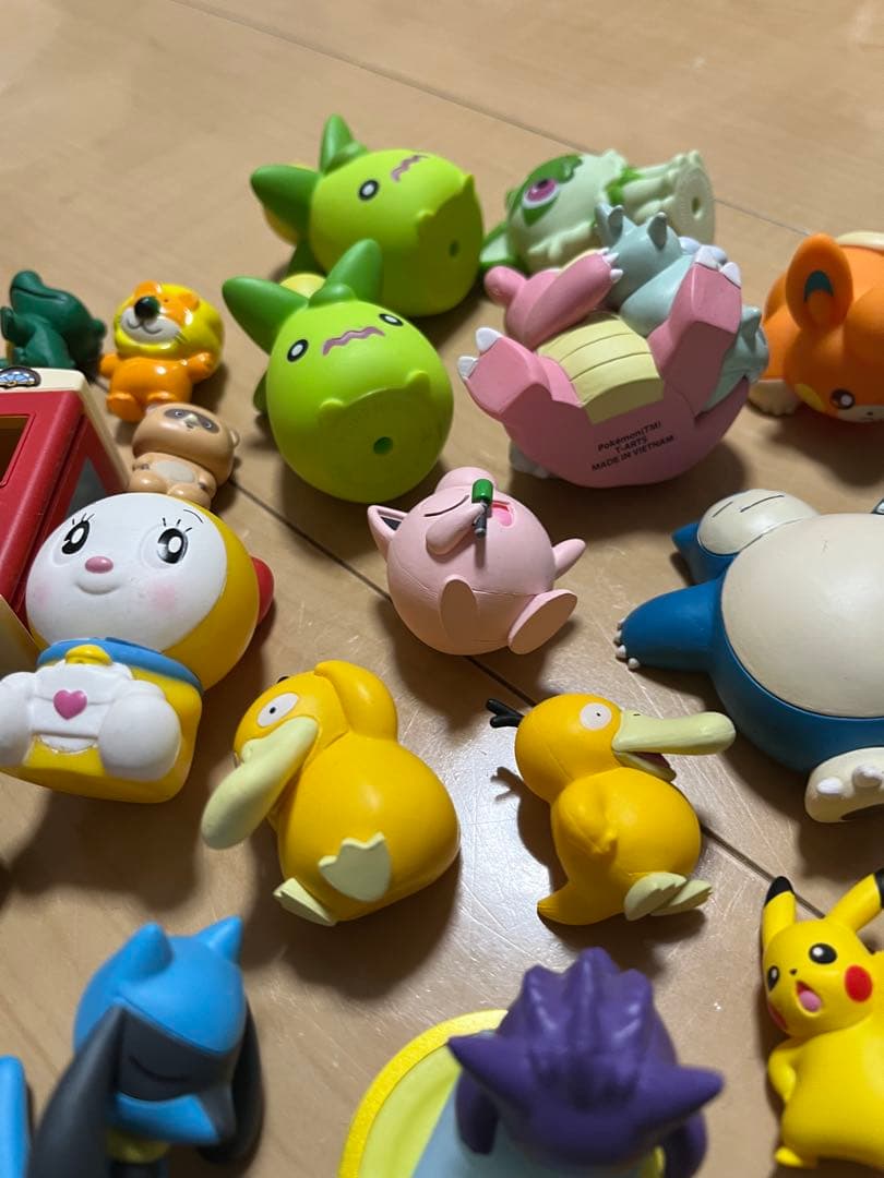クレヨンしんちゃん・ドラえもん・ポケモン フィギュアセット