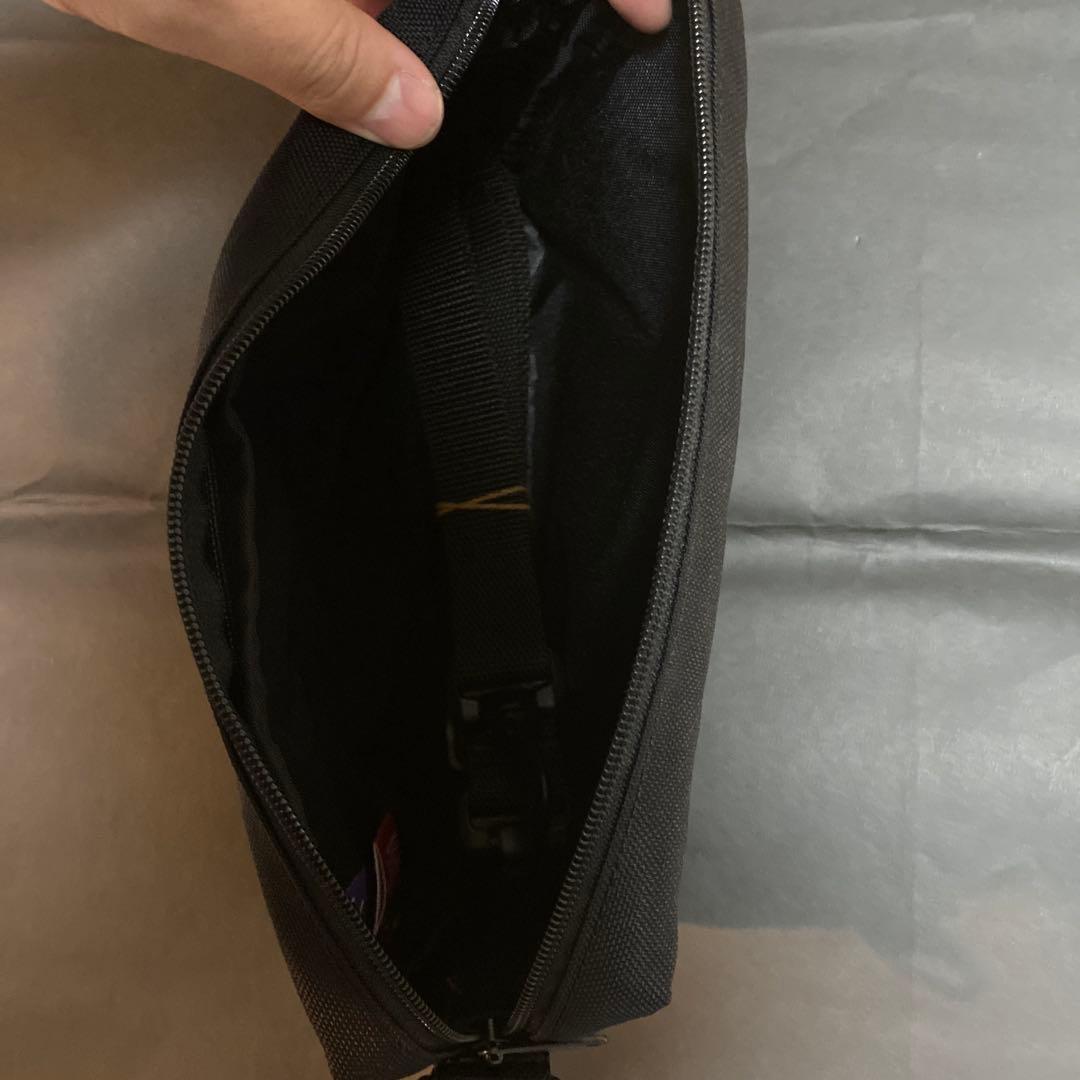 ジョジョの奇妙な冒険　イギー　✖︎ Manhattan Portage