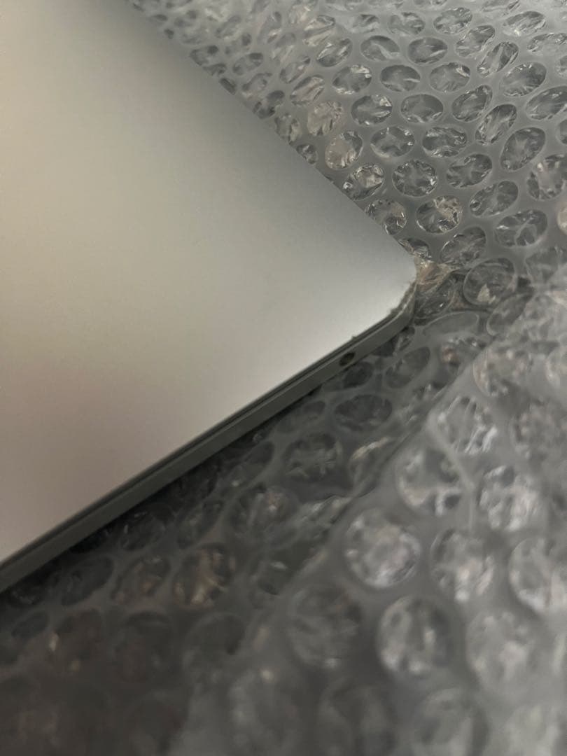 バッテリー100%Apple MacBook Pro 13インチ i5 2020