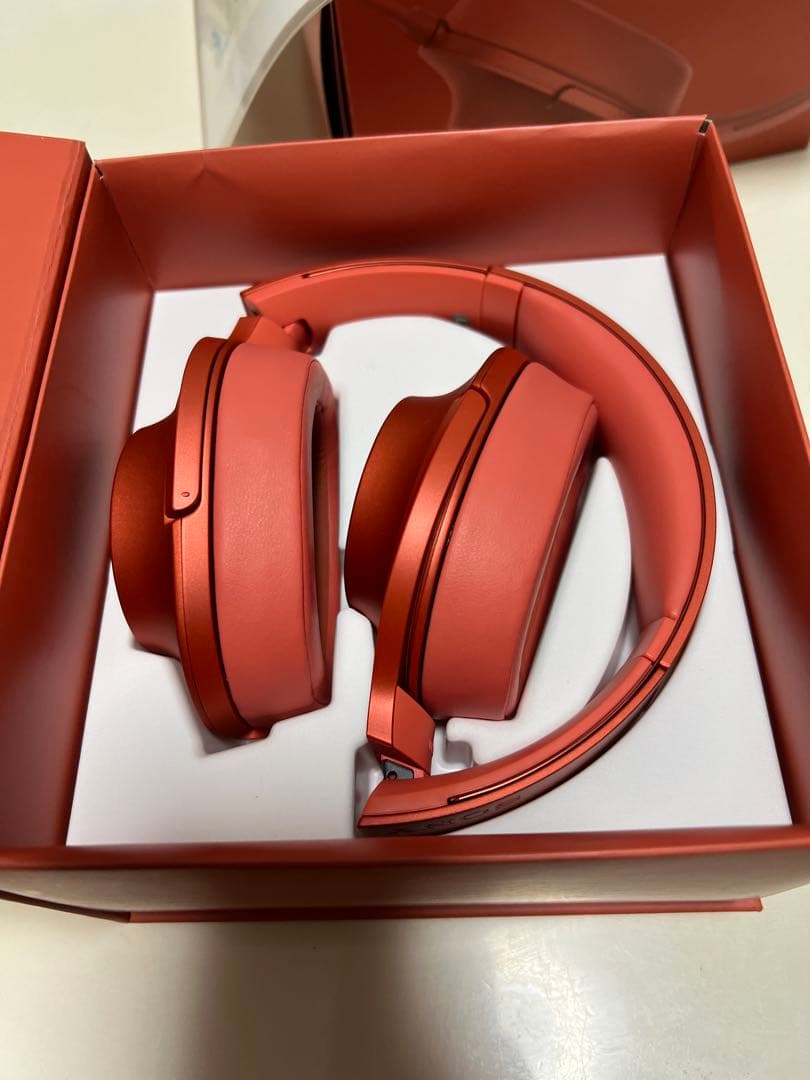 秋元真夏　直筆サイン入りヘッドホン