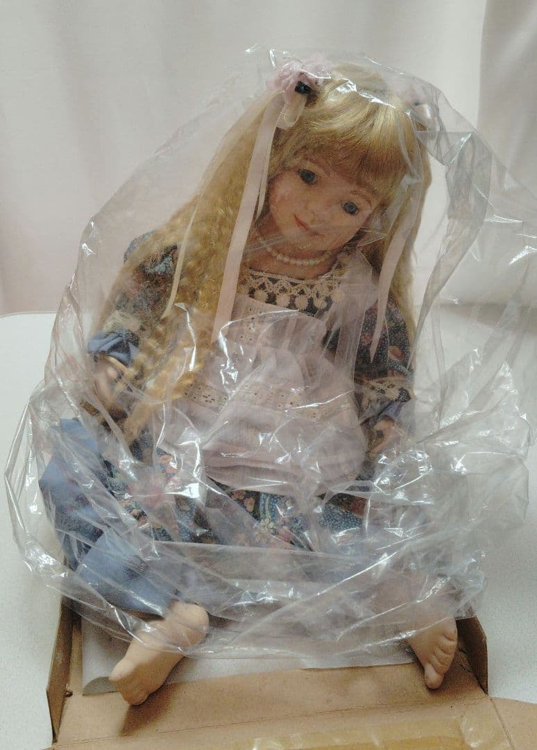 ポリシアンドール 　ビスクドール　　アンティークドール　箱入り