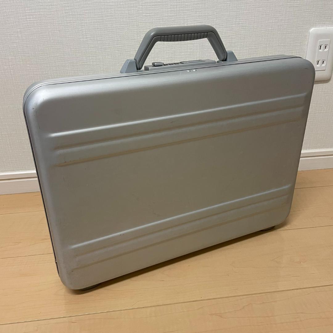 【良品】ZERO HALLIBURTON ゼロハリバートン アタッシュケース