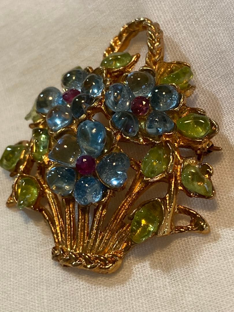 スワボダ　フラワーバスケット　ブローチ 天然石
