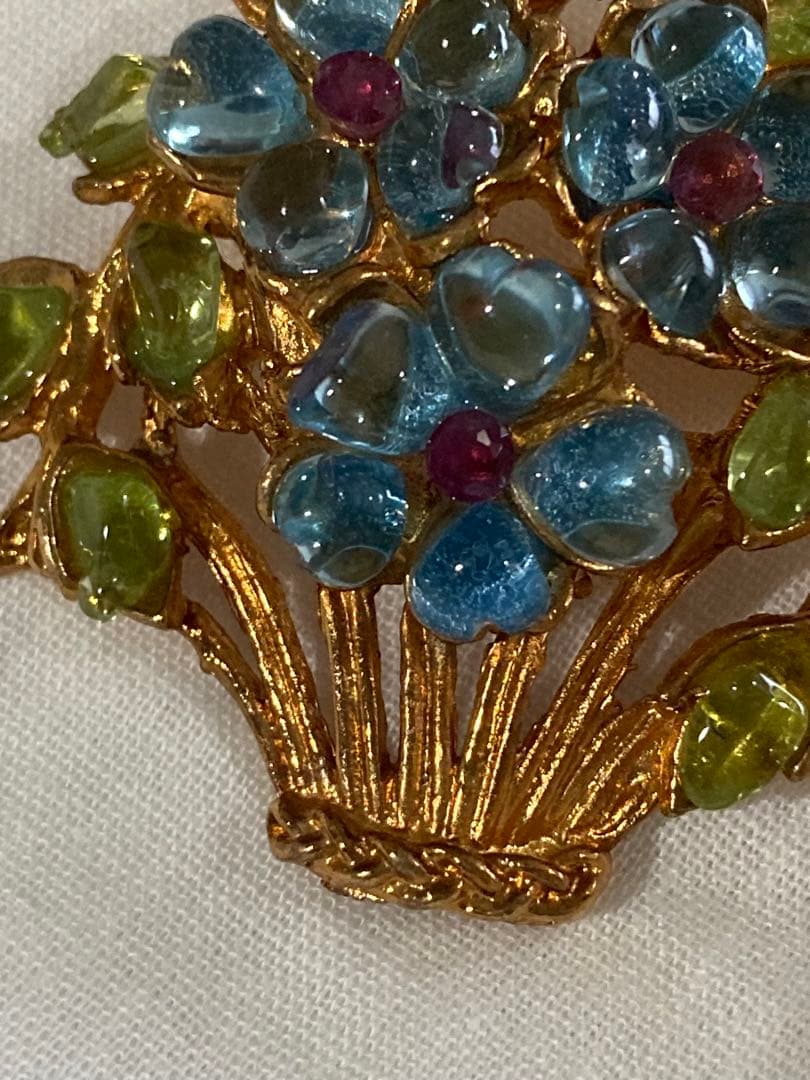 スワボダ　フラワーバスケット　ブローチ 天然石