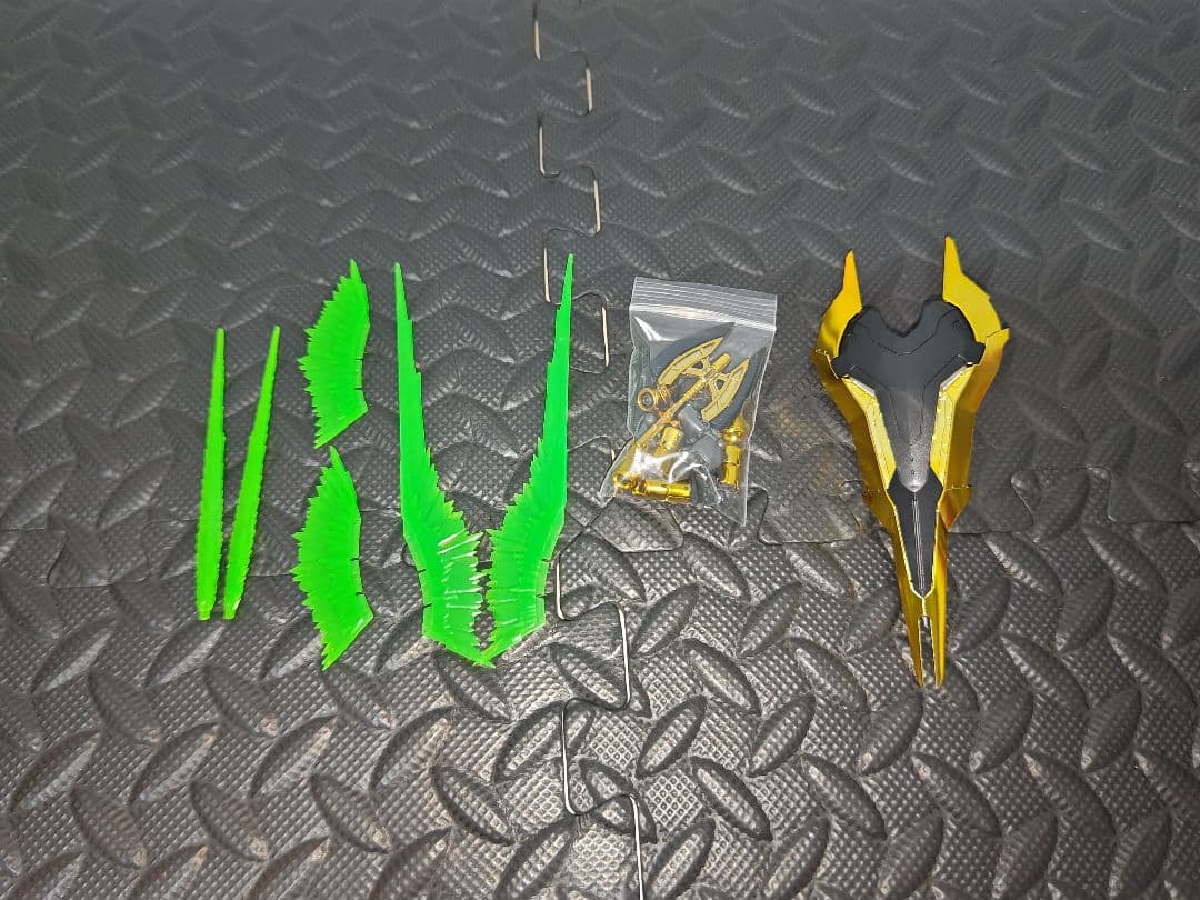 美品 サザビー ゴールドコーティングVer. 海外製 1/144