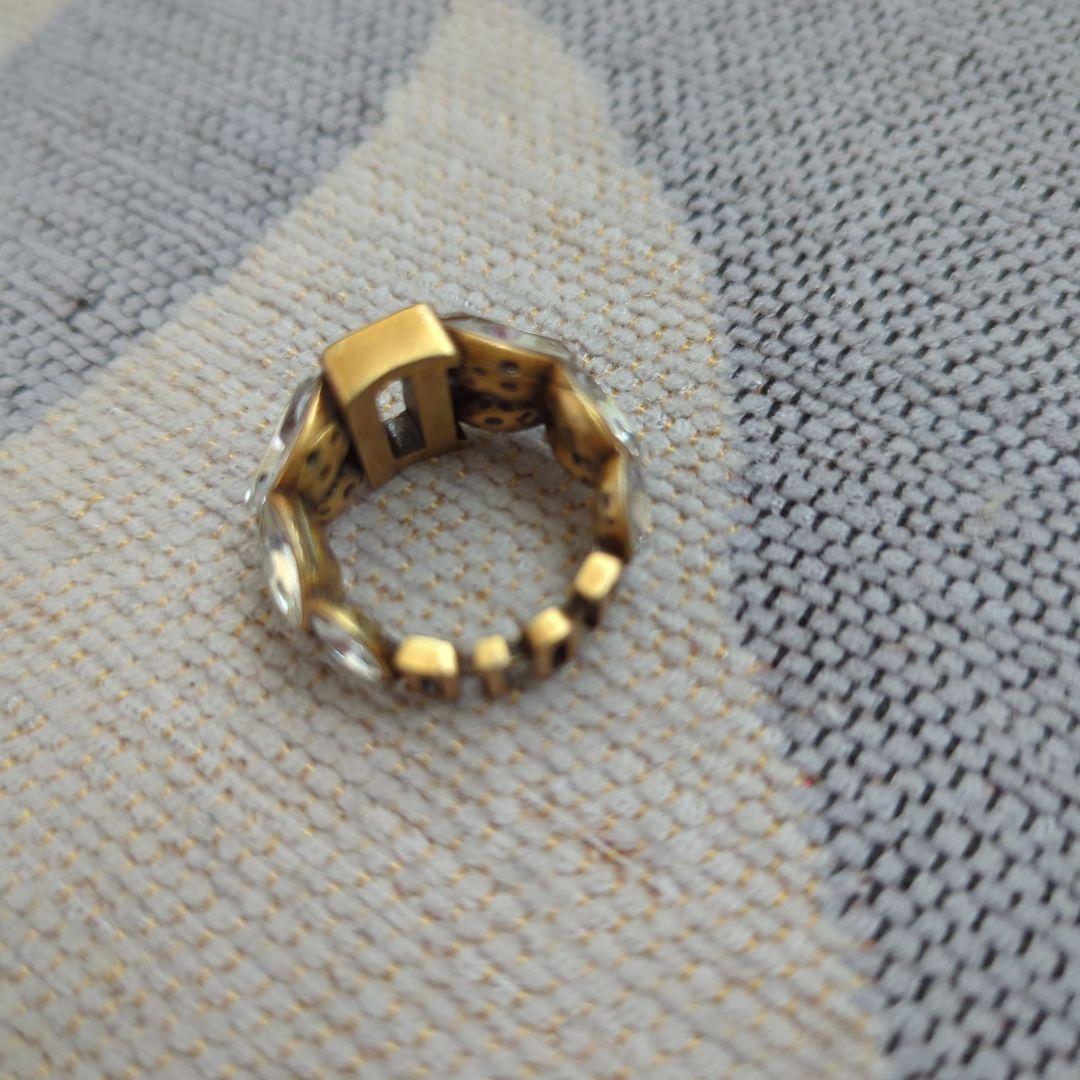 エレガントな装飾指輪 DIOR