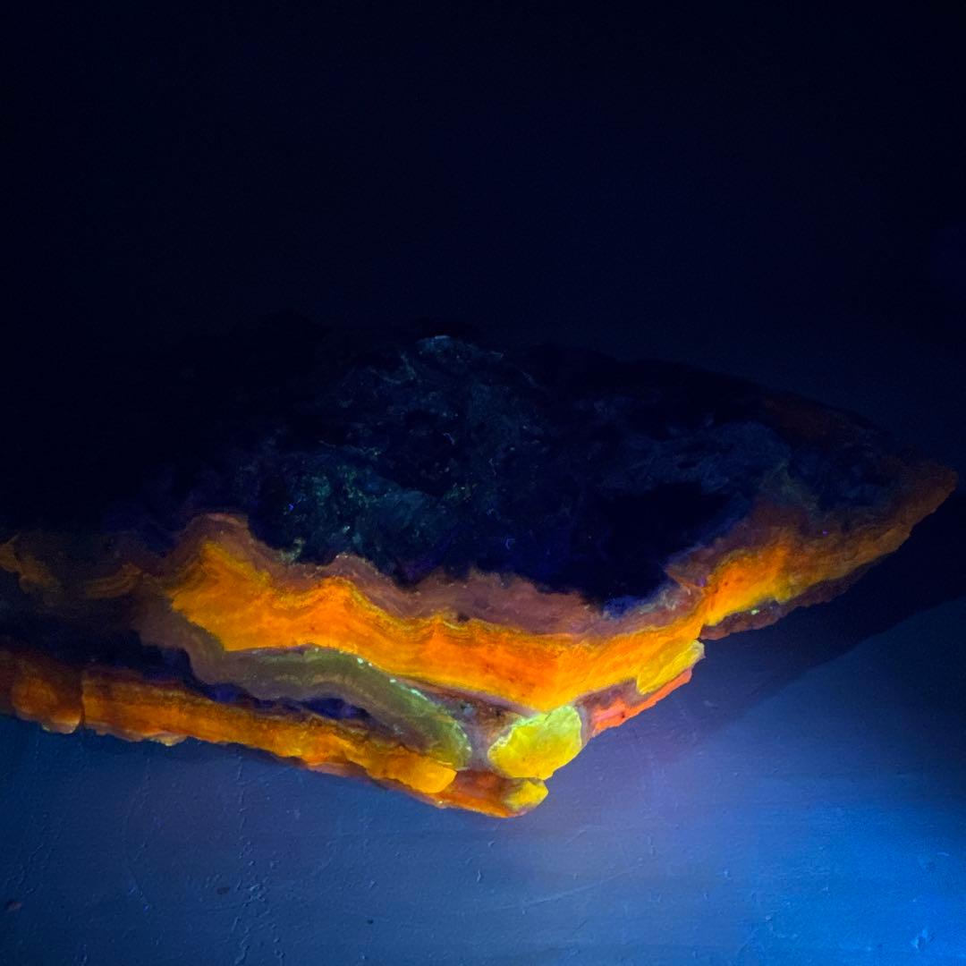 北海道石　然別オパール　蛍光オパール約2700ｇ