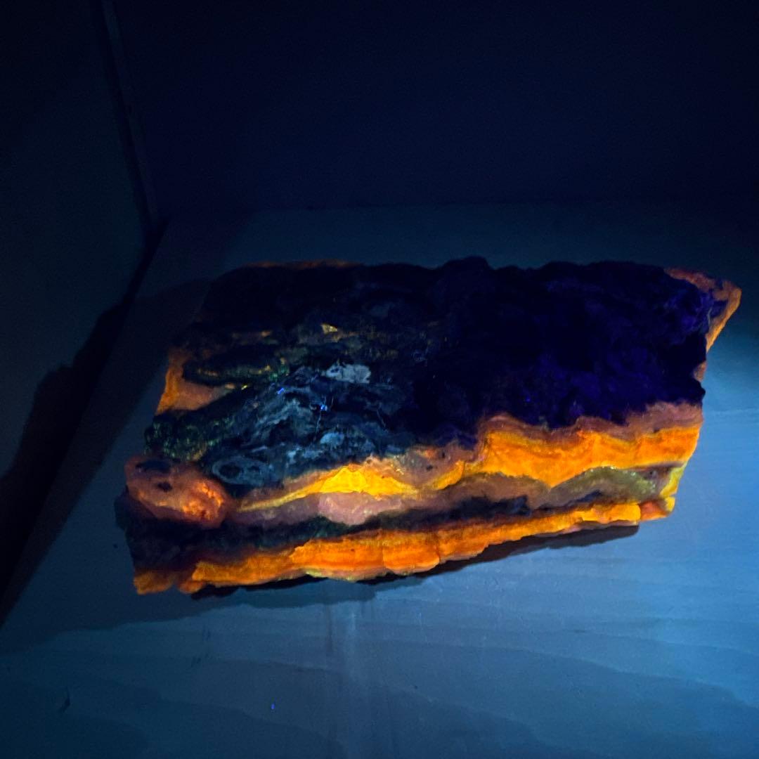 北海道石　然別オパール　蛍光オパール約2700ｇ