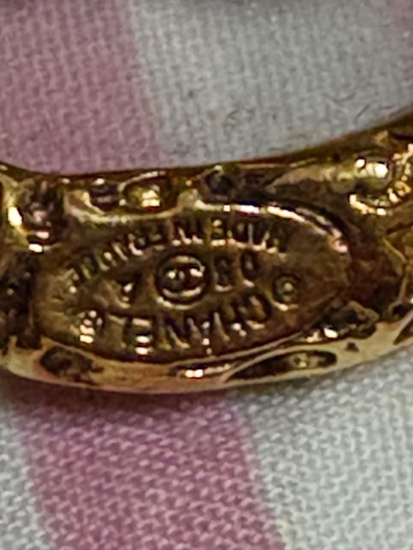 シャネルブローチです。