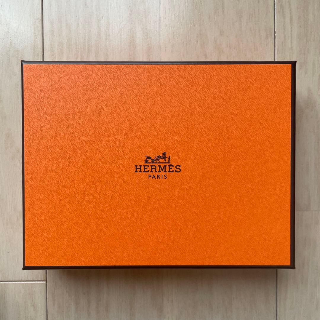 新品　未使用　HERMES エルメス　ベアンコンパクト　クレ　ゴールド金具　財布
