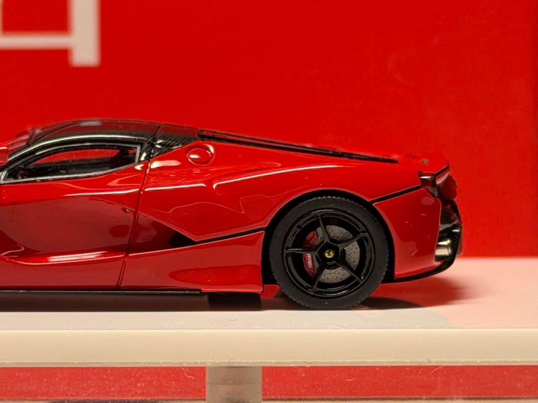 DMH 1/64 ラフェラーリ ロッソコルサ