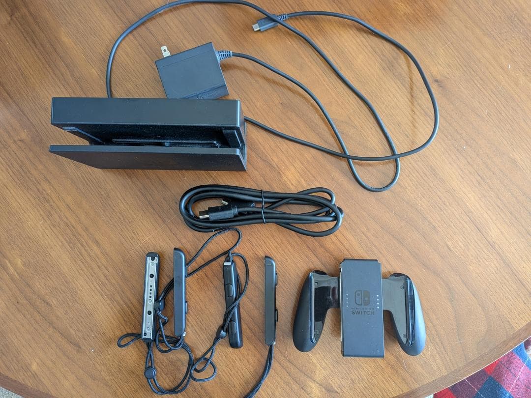 Nintendo Switch 本体 赤・青 Joy-Con付き