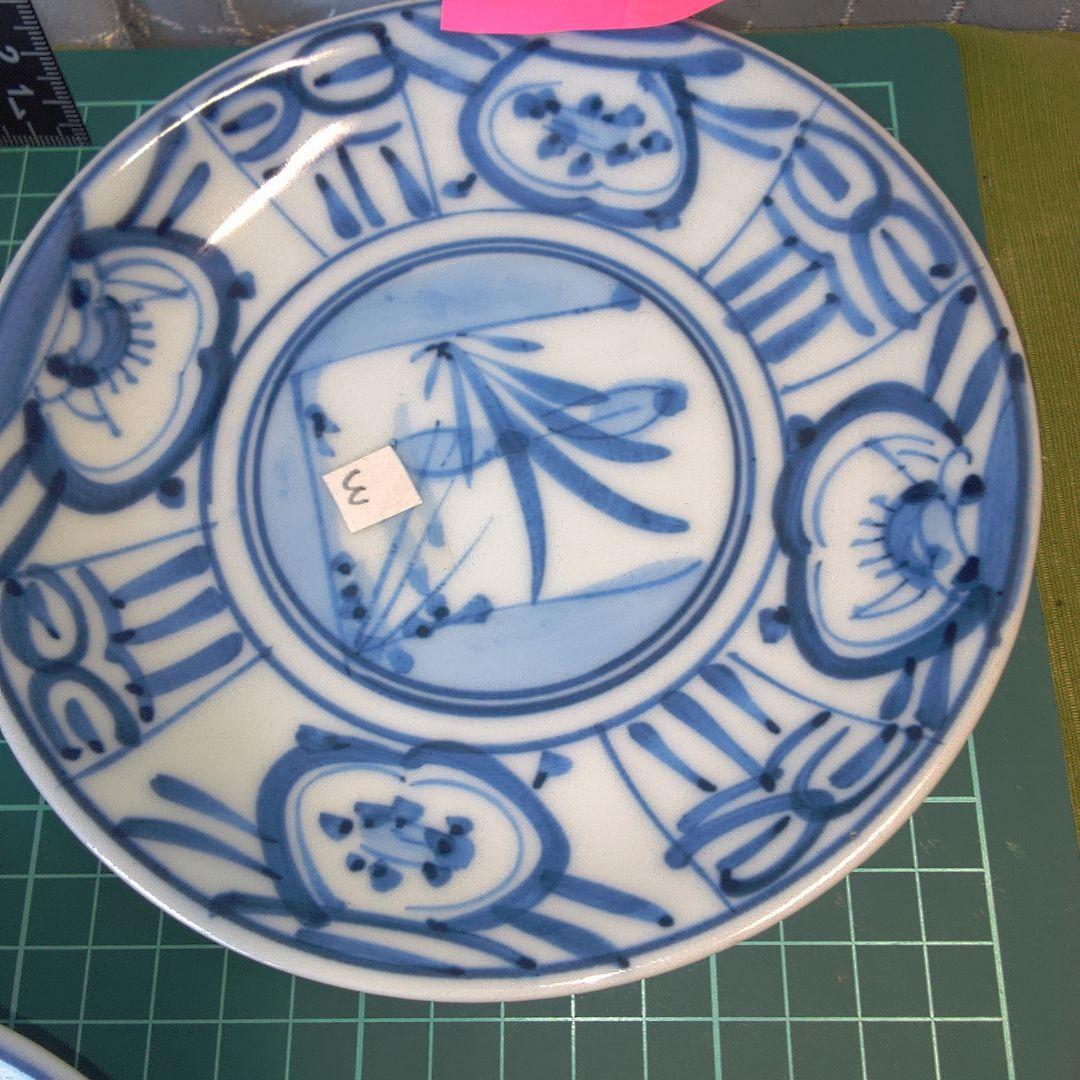 青白い花柄皿 4枚セット 中古 欠けありますニュー