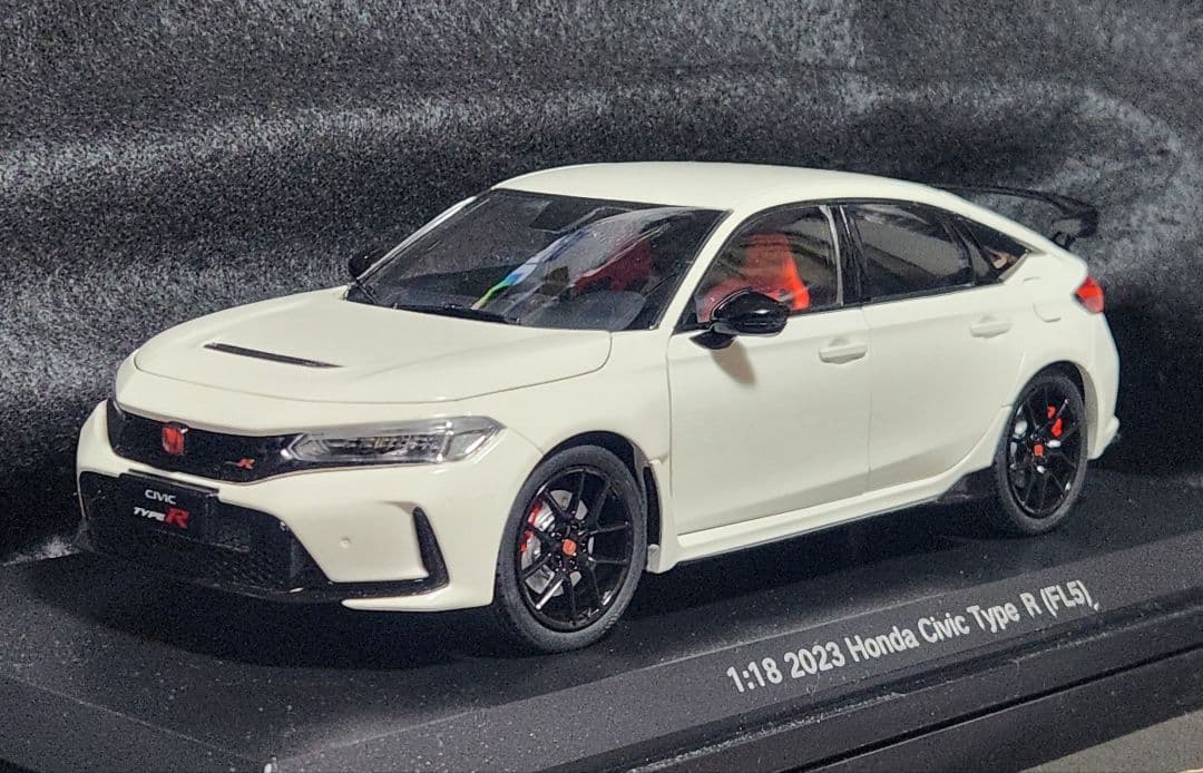 Paudi 1/18 シビック タイプR FL5 チャンピオンシップホワイト