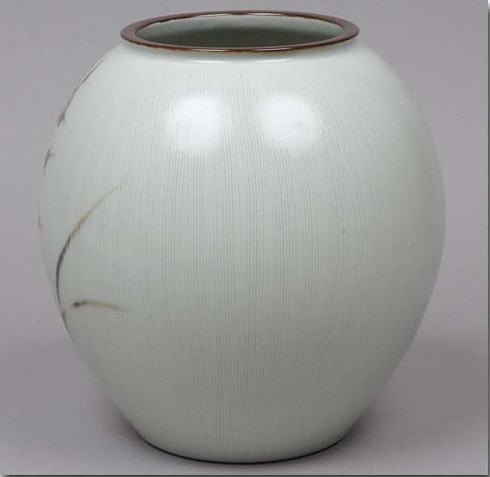 芸術院会員　河合誓徳　線状紋釉裏紅蘭花壷　M124