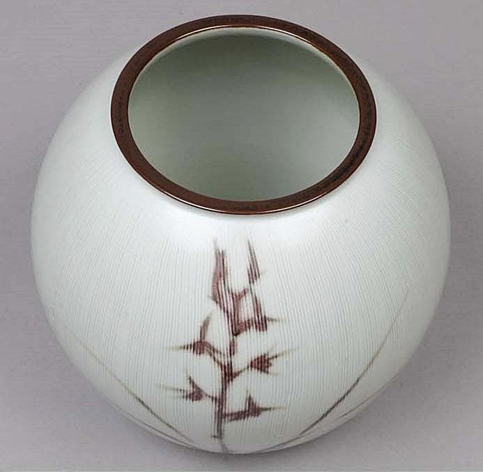 芸術院会員　河合誓徳　線状紋釉裏紅蘭花壷　M124