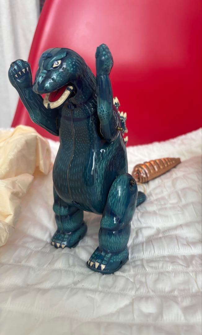 ゴジラ＆モスラ幼虫ブリキビリケン商 会