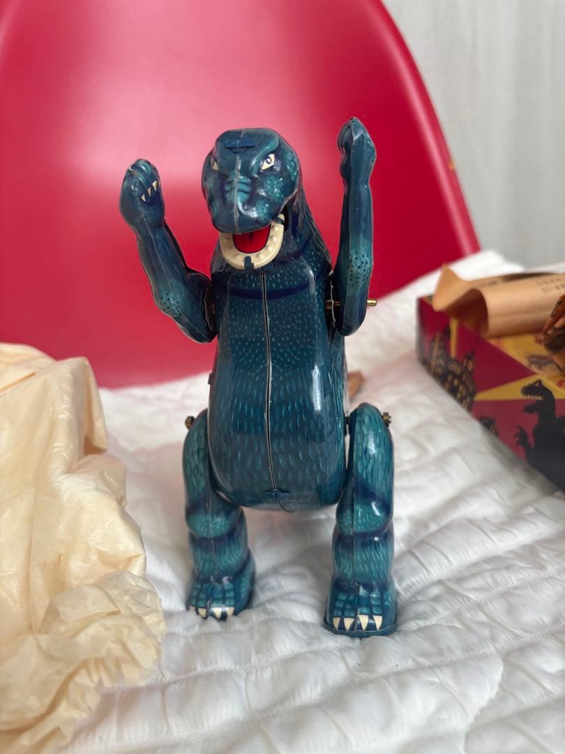 ゴジラ＆モスラ幼虫ブリキビリケン商 会