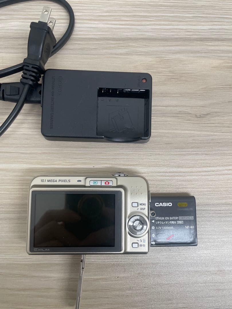 CASIO EXILIM 10.1メガピクセル デジタルカメラ EX-Z1050