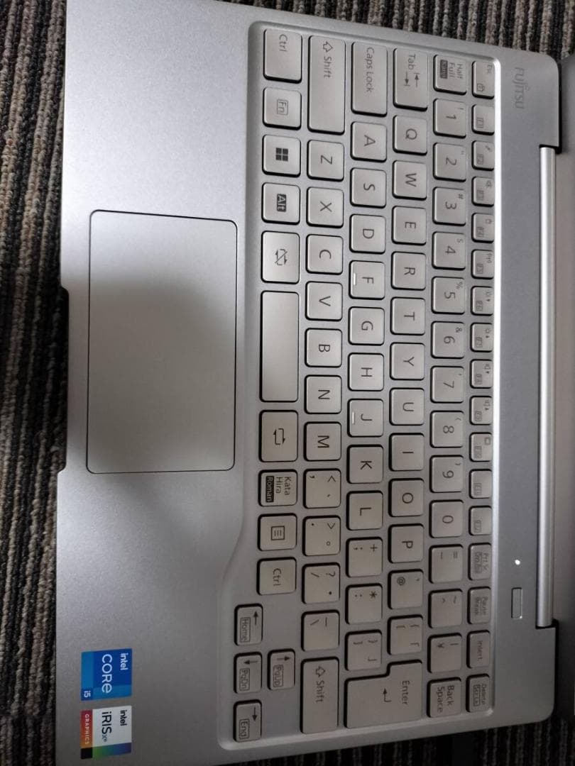 FMVC75G3G LIFEBOOK 13.3型 展示品　i5　ノートPC