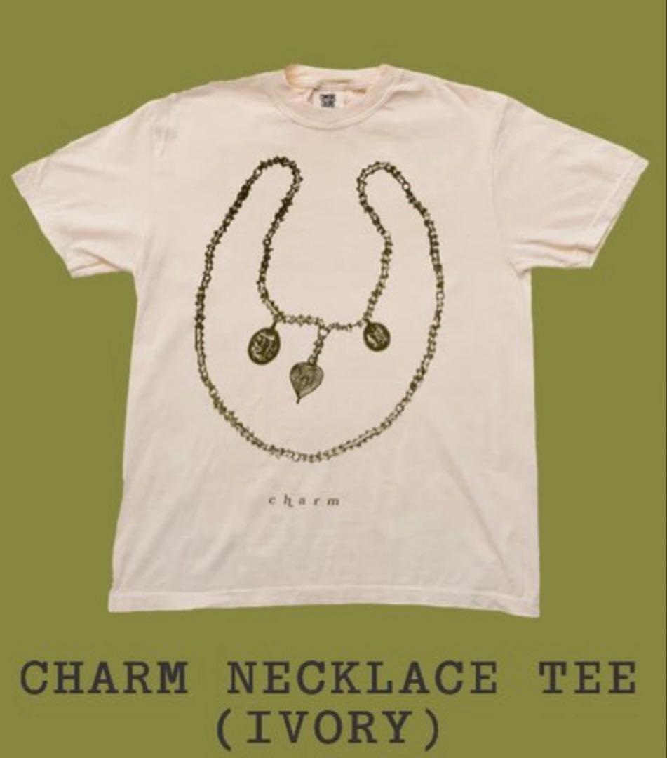 clairo charm Tシャツ