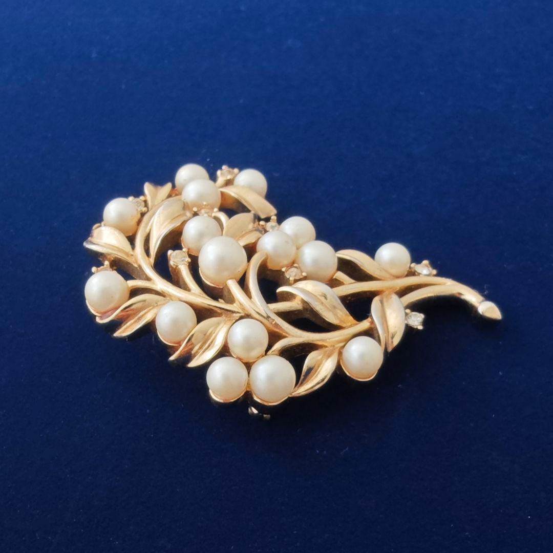 ヴィンテージtrifari パール＆ストーン　ボタニカルブローチ