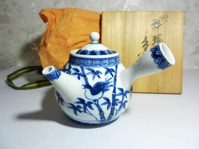 京焼の名工十七代「雲林院　寶山（昌平　寶山）」作　祥瑞急須