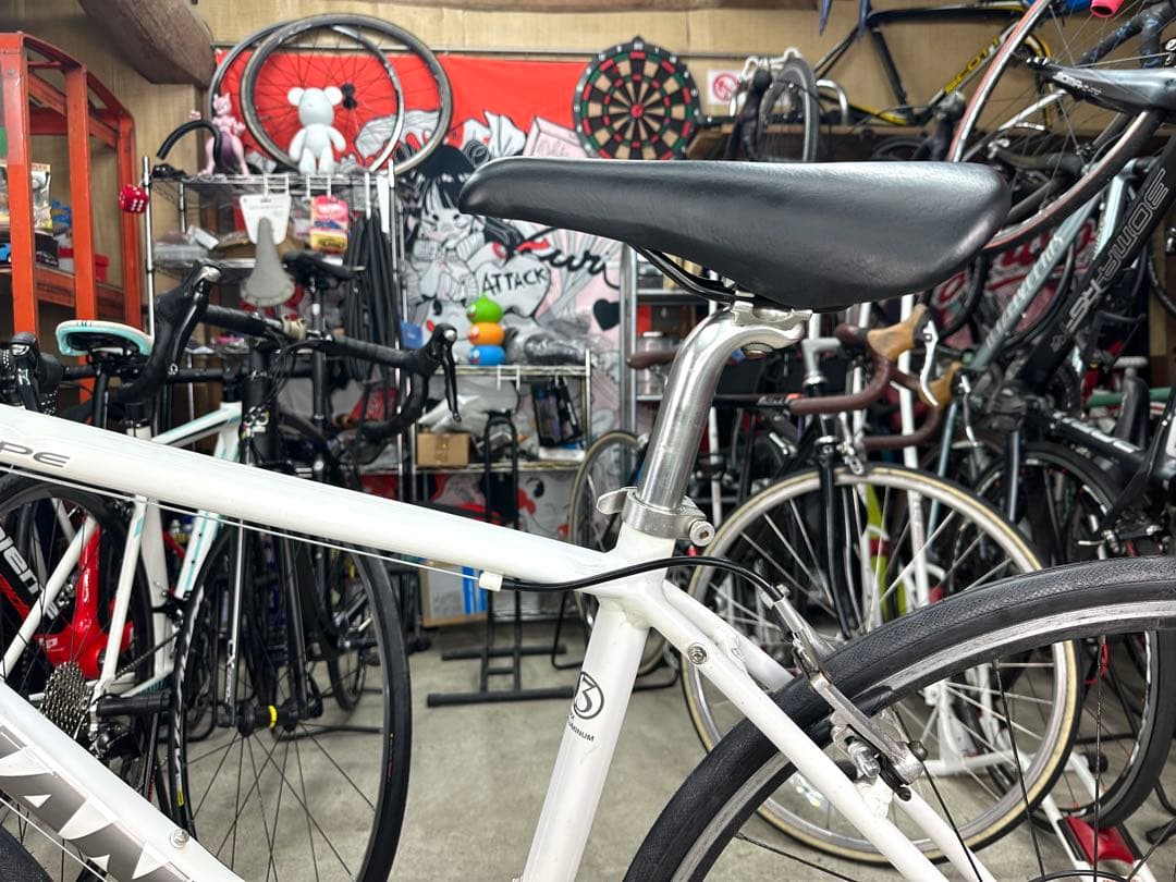 エスケープR3 基本分解発送送料無料！近県の方完成車直接配送等ご相談ください！