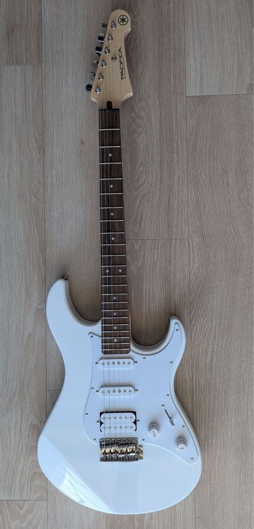 YAMAHA エレキギター PACIFICA012