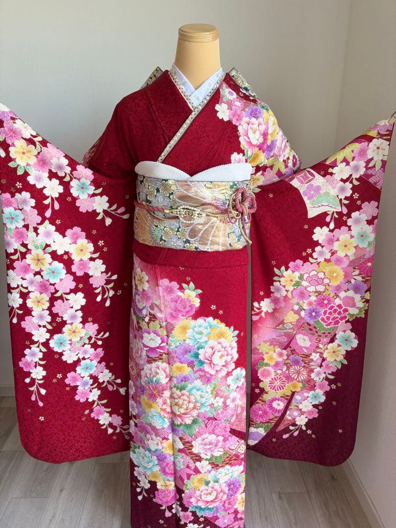 《特別最終価格❣️①•８／末迄》⭐️華やかで可愛い振袖フルセット　正絹　成人式