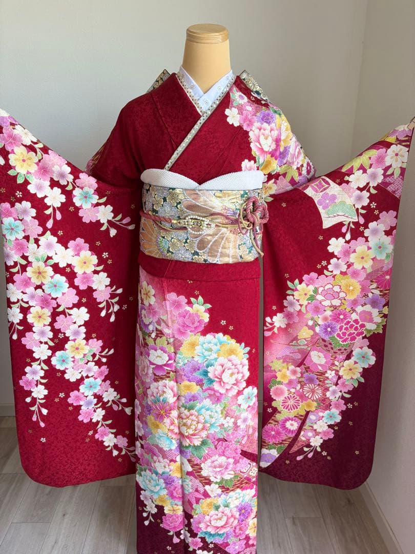 《特別最終価格❣️①•８／末迄》⭐️華やかで可愛い振袖フルセット　正絹　成人式