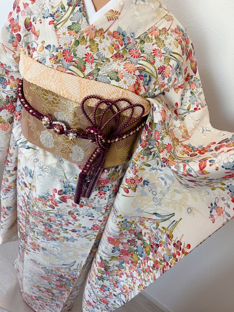 新品　しつけ糸付き　正絹振袖フルセット　古典柄華やかな花柄振袖 成人式
