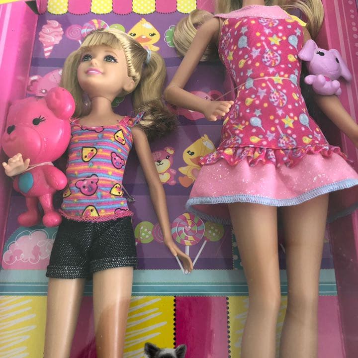 新品。アメリカで購入、バービー人形。姉妹で遊園地2012年。かわいい綺麗❤️