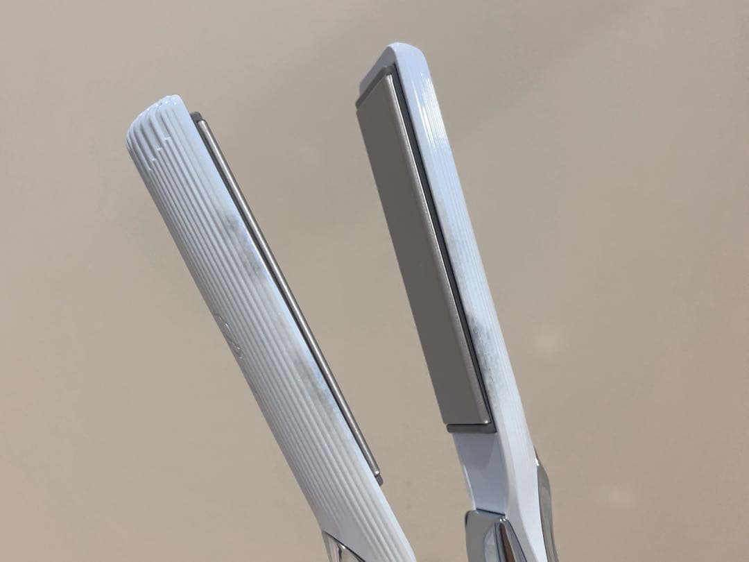 リファストレートアイロン プロ ホワイト