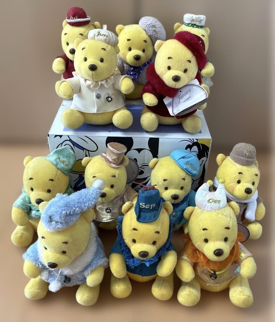 ディズニーストア　誕生石　プーさん　ぬいぐるみ　12個 セット