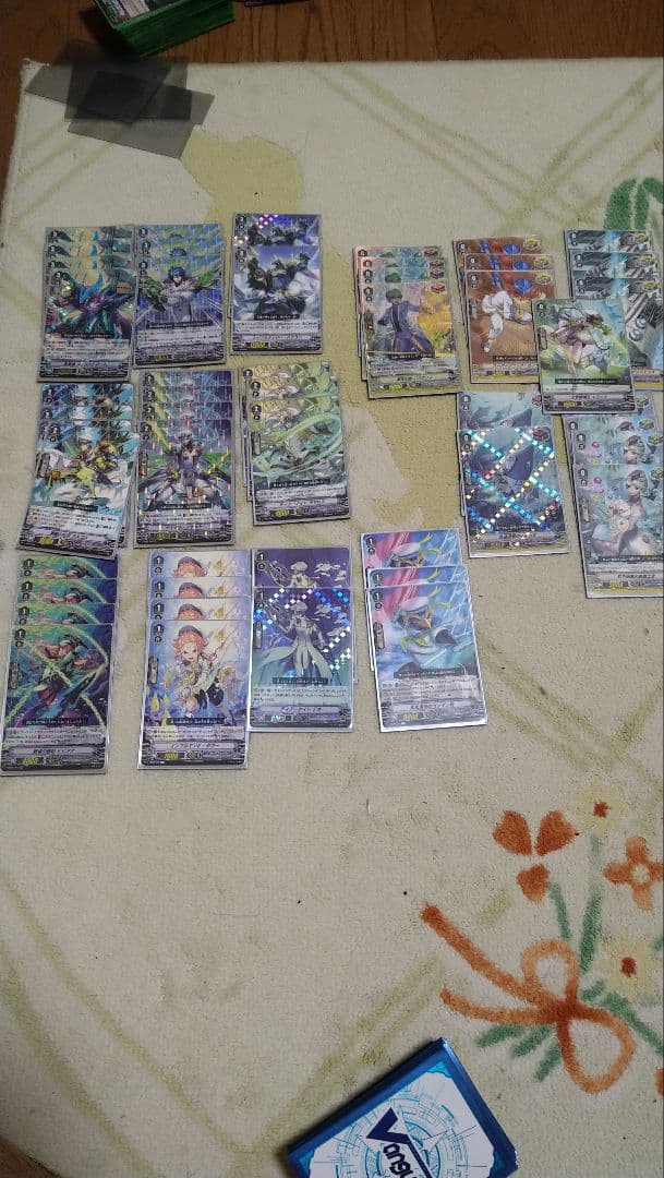 ヴァンガード　引退品　デッキ4つ　最終値下げ