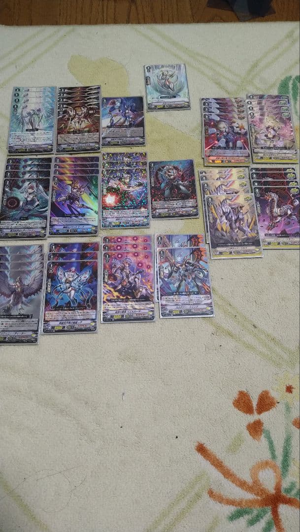 ヴァンガード　引退品　デッキ4つ　最終値下げ