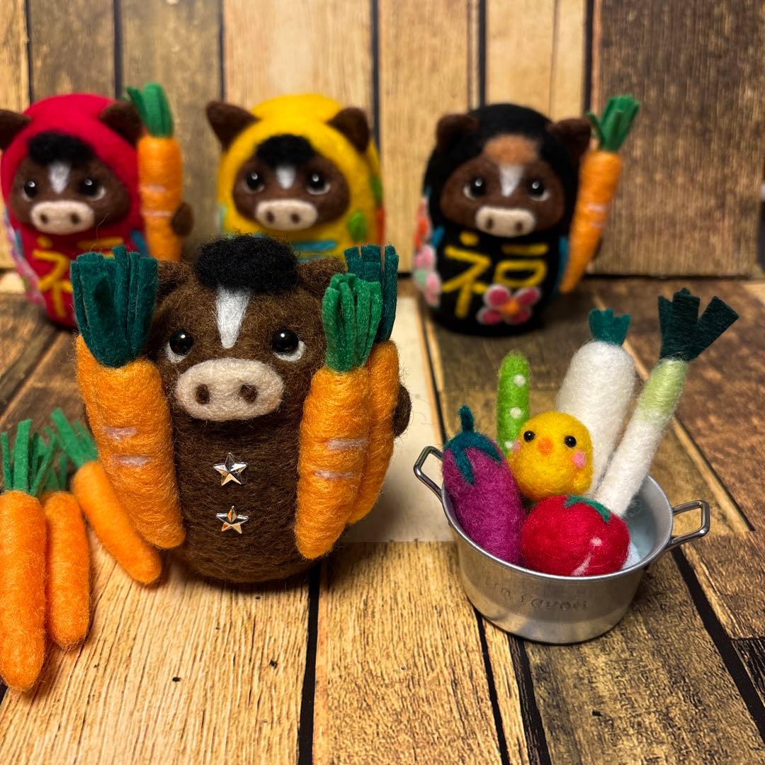 Milky☆ページ【羊毛フェルト・アクレーヌ】縁起物/午年/干支だるま