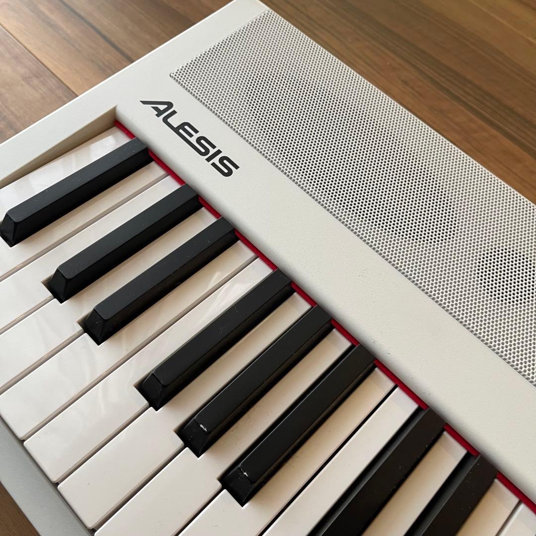 【ほぼ新品】Alesis Recital 88鍵盤　電子ピアノ【ホワイト】