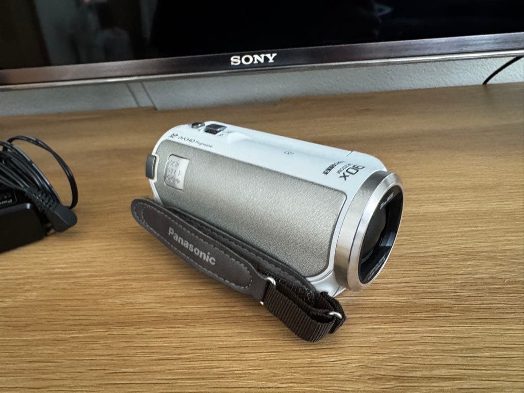 【美品】Panasonic ビデオカメラ　充電コード付き　バッグ付き