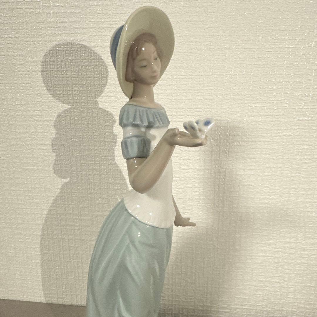 【美品】Nao リヤドロ 蝶と戯れてGirl Holding Butterfly