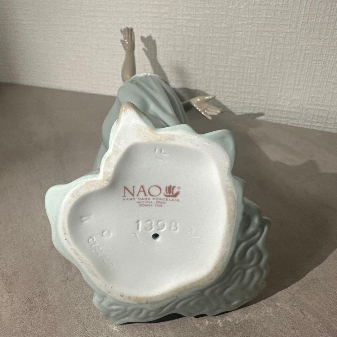 【美品】Nao リヤドロ 蝶と戯れてGirl Holding Butterfly