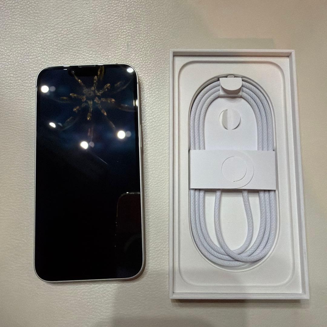 Apple iPhone16e 256GB 本体 ホワイト 充電ケーブル付き