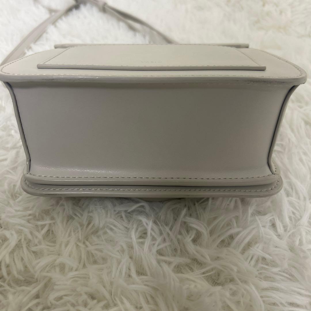 【極美品】VASIC CITY MINI ショルダーバッグ　白 アイボリー